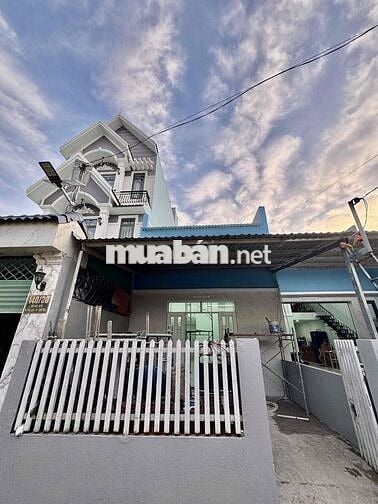 Nhà mới xây nguyên căn chính chủ