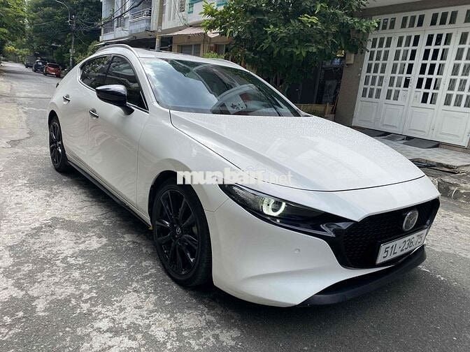 Mazda 3 2021 2.0L màu Trắng Premium odo 33000 km