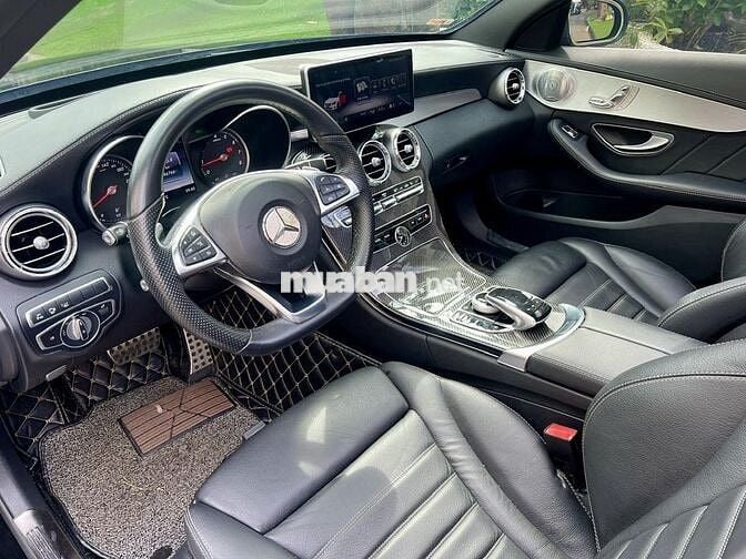 BÁN MERCEDES C300 AMG 2018 - XE ĐI KỸ, GIAO NGAY