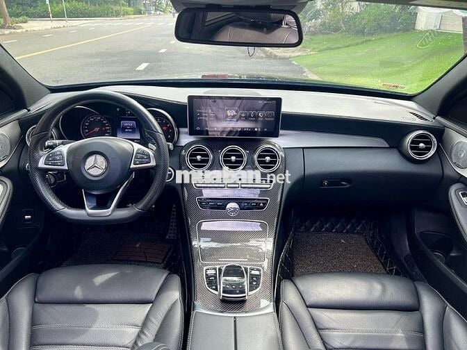BÁN MERCEDES C300 AMG 2018 - XE ĐI KỸ, GIAO NGAY