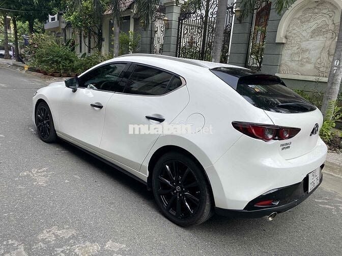 Mazda 3 2021 2.0L màu Trắng Premium odo 33000 km