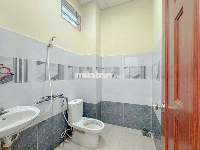 NHÀ NGUYÊN CĂN 2 PHÒNG NGỦ, 2WC , HẺM Ô TÔ NGAY TRUNG TÂM GÒ VẤP