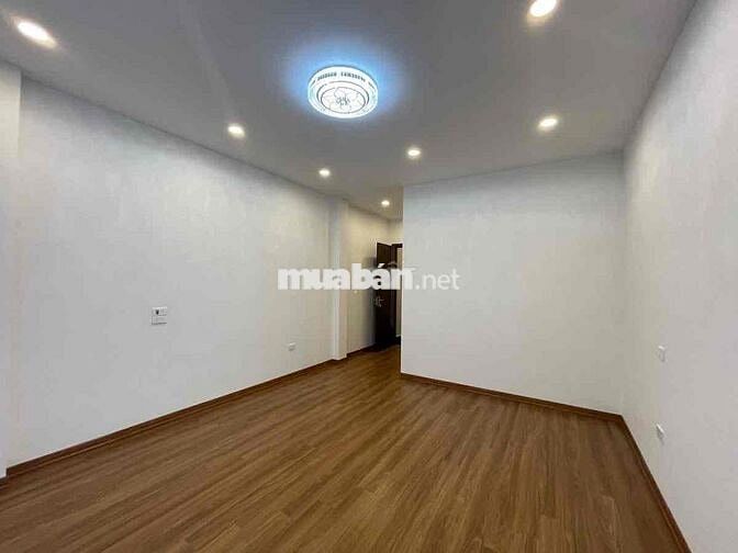 Siêu Phẩm Võ Chí Công 40m2 - 5 Tầng - Gần Phố - Ngõ Thông - Giá 7 Tỷ