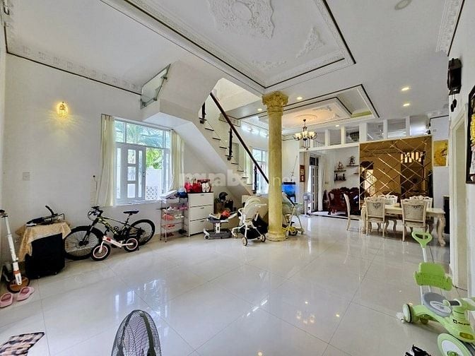 Biệt thự vườn đường 10m Lê Văn Lương Nhà Bè 212m2 gần ĐH RMIT 17 tỷ 5 