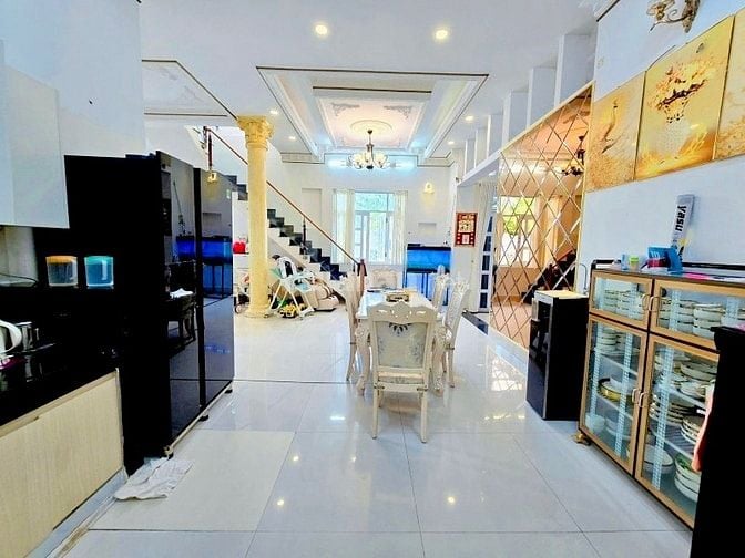 Biệt thự vườn đường 10m Lê Văn Lương Nhà Bè 212m2 gần ĐH RMIT 17 tỷ 5 