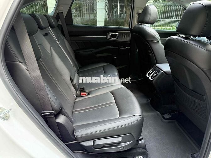 Kia Sorento 2022 Signature 2.5 AT AWD - 46000 km