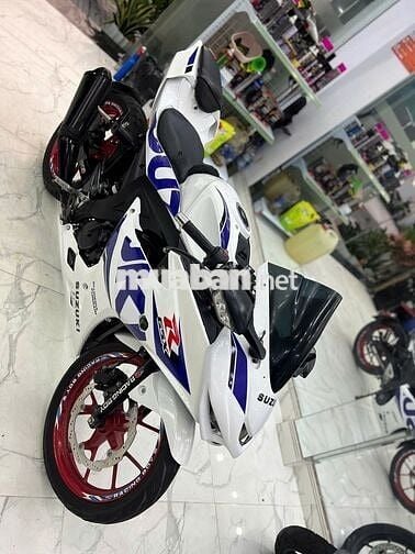 Suzuki SX R150 nhiều đồ chơi