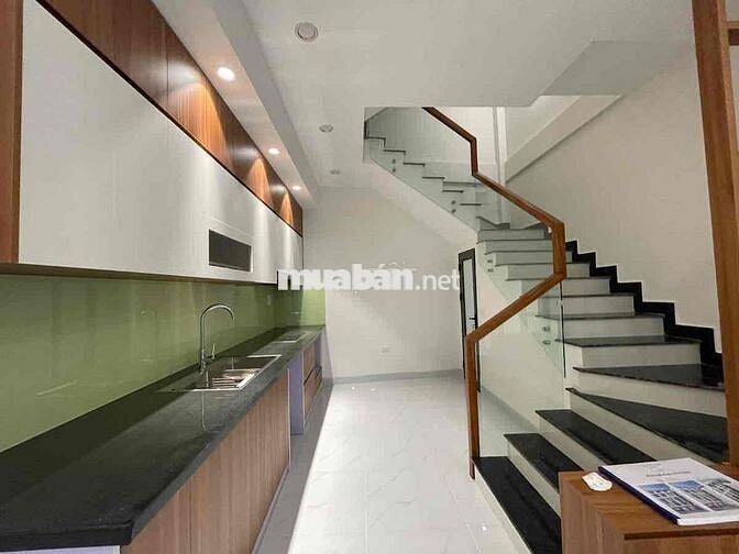 Siêu Phẩm Võ Chí Công 40m2 - 5 Tầng - Gần Phố - Ngõ Thông - Giá 7 Tỷ