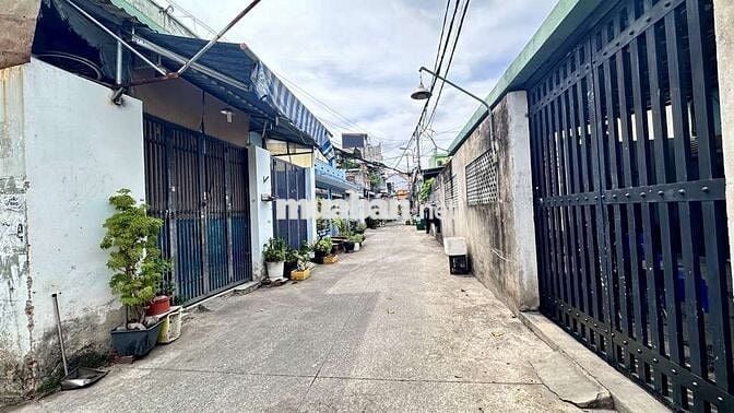 BÁN NHÀ Q12 - Ô TÔ ĐẬU CỬA - DT KHỦNG - GIÁ CỰC TỐT
