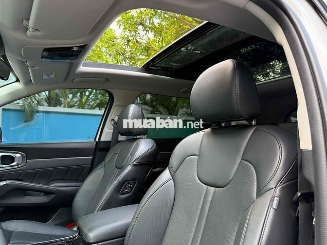 Kia Sorento 2022 Signature 2.5 AT AWD - 46000 km
