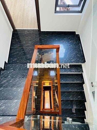 Siêu Phẩm Võ Chí Công 40m2 - 5 Tầng - Gần Phố - Ngõ Thông - Giá 7 Tỷ