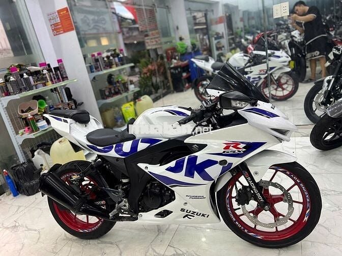 Suzuki SX R150 nhiều đồ chơi