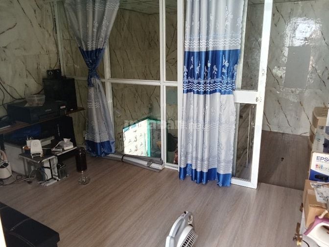 Bán gấp nhà vi bằng diện tích 20m2, hẻm xe hơi, gần chợ, trường học