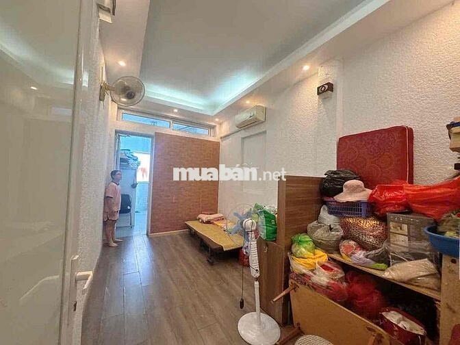 NHÀ TRUNG TÂM TÂY HỒ GIÁP DANH CẦU GIẤY - GẦN HỒ TÂY, CHỢ Bưởi