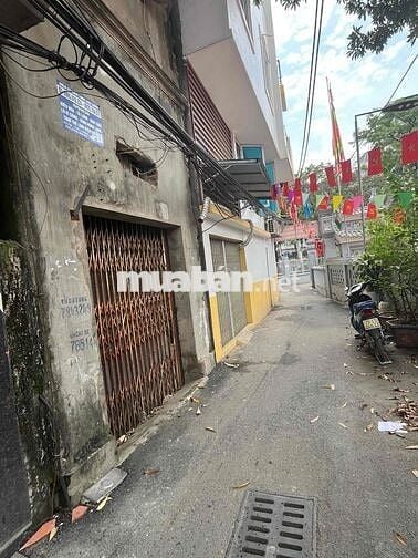 Nhà cho thuê; DT 32m2; 4 tầng; 4 phòng ngủ; 3 vệ sinh tại Lê Quang Đao