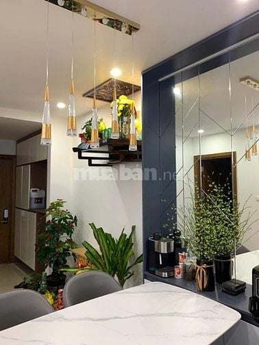 Cần bán gấp 2 ngủ giá tốt Goldmark City-Full nội thất 
