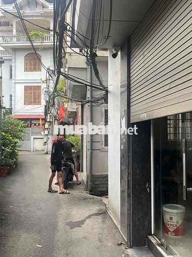 Nhà cho thuê; DT 32m2; 4 tầng; 4 phòng ngủ; 3 vệ sinh tại Lê Quang Đao