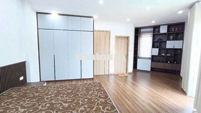 Chị gái em  bán nhà 5t,38m tại Cầu Am,HĐ,thang máy ,ô tô gần chỉ 8t