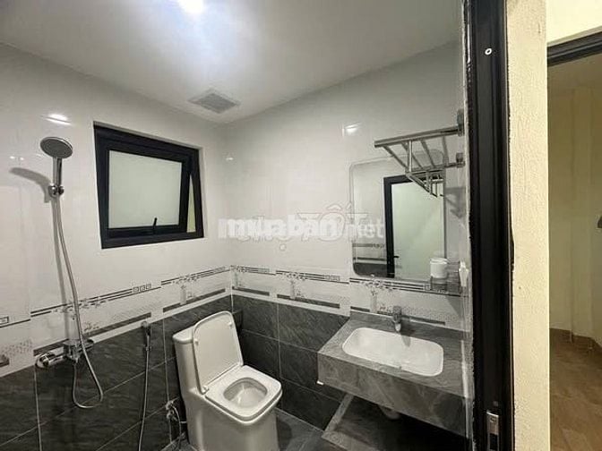 Chị gái em  bán nhà 5t,38m tại Cầu Am,HĐ,thang máy ,ô tô gần chỉ 8t