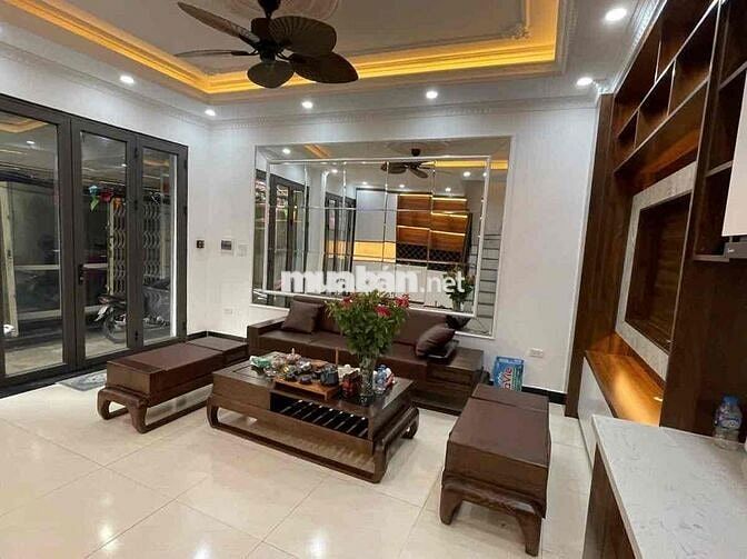 Nhà Đẹp Tây Hồ 40m2 - 4 Tầng - Ngõ Thông - Kinh Doanh - Giá 9,5 Tỷ