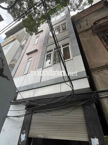 Nhà cho thuê; DT 32m2; 4 tầng; 4 phòng ngủ; 3 vệ sinh tại Lê Quang Đao