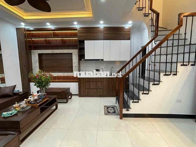 Nhà Đẹp Tây Hồ 40m2 - 4 Tầng - Ngõ Thông - Kinh Doanh - Giá 9,5 Tỷ