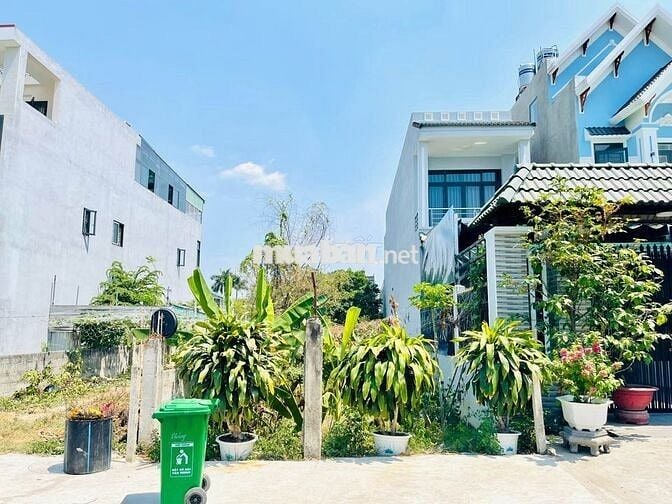 MT ĐƯỜNG NHỰA LỚN 222M2 CHỈ 450TR BÁN LỖ CẦN TIỀN GẤP SHR BAO GPXD