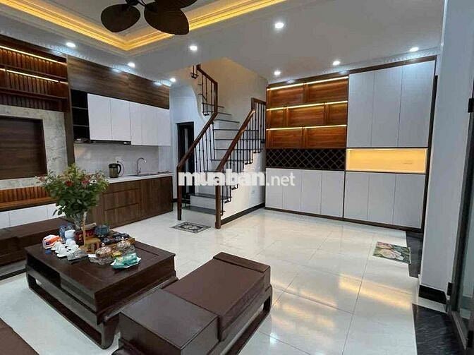 Nhà Đẹp Tây Hồ 40m2 - 4 Tầng - Ngõ Thông - Kinh Doanh - Giá 9,5 Tỷ