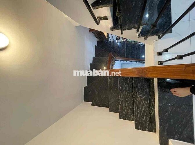 Nhà Đẹp Tây Hồ 40m2 - 4 Tầng - Ngõ Thông - Kinh Doanh - Giá 9,5 Tỷ