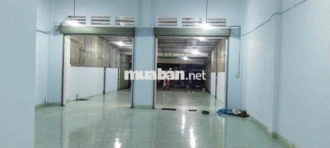 Cho thuê nhà 8m x 32m mặt tiền Phan Văn Hớn, Ấp 2, XTT, Hóc Môn