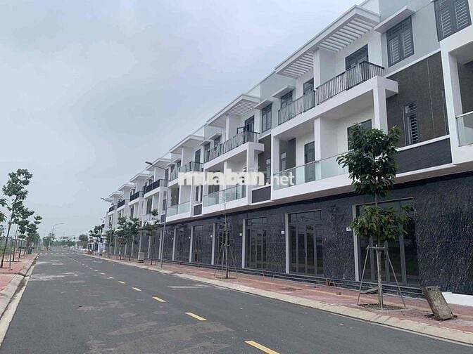 Cần bán nhà mặt Tiền xã đồi 61 khu dân cư hiện hữu