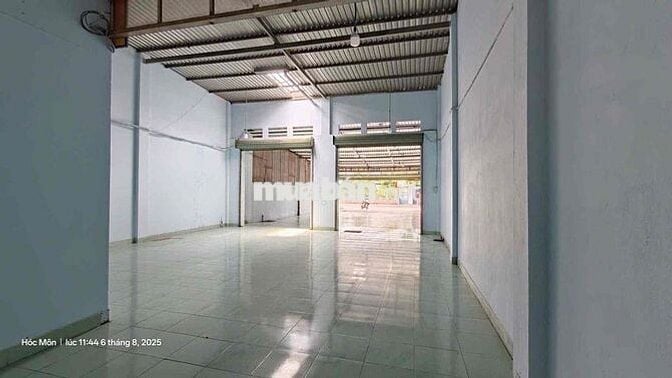 Cho thuê nhà 8m x 32m mặt tiền Phan Văn Hớn, Ấp 2, XTT, Hóc Môn