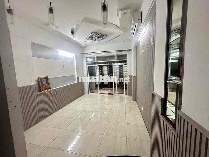 Nhà(4,5x18m) Nguyễn Cửu Đàm 3Lầu 4PN 4VS Hẻm 8M