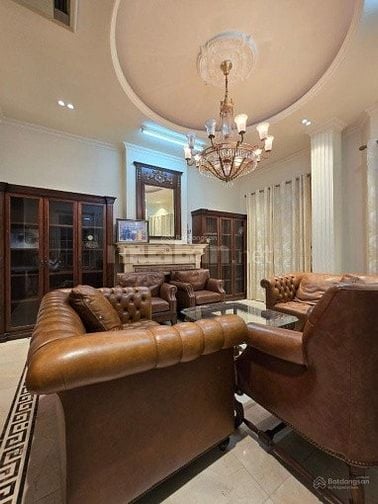 CC bán BT lô góc 3 mặt thoáng 240m2 MT 20m phố Trần Thái Tông