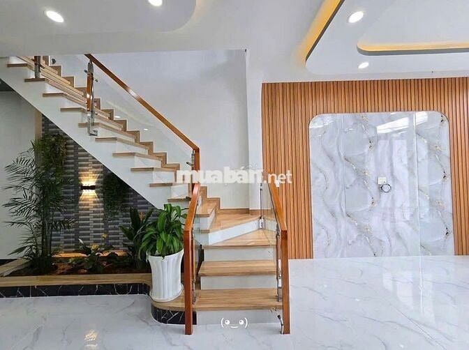 Bán nhanh nhà 1 trệt 1 lầu sổ riêng 120m2 ngay sát KCN Nam Tân Uyên