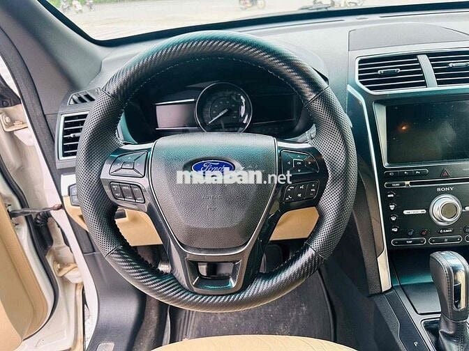Ford Explorer 2016 2.3L Ecoboost - 110000 km