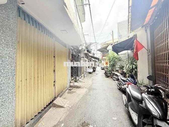 NHÀ 3,3 TỶ 3 LẦU VỪA Ở VỪA KINH DOANH QUANG TRUNG P10 HẺM OTO SỔ HỒNG