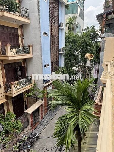Cho thuê Villa 4 tầng, mặt tiền rộng, đường Lê Trọng Tấn.
