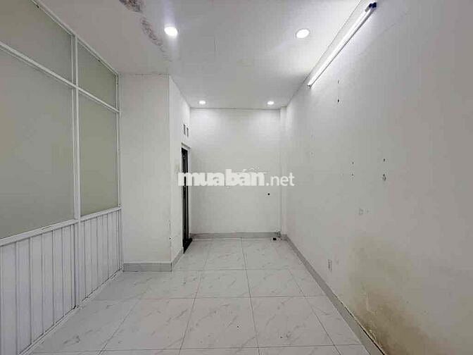 NHÀ 3,3 TỶ 3 LẦU VỪA Ở VỪA KINH DOANH QUANG TRUNG P10 HẺM OTO SỔ HỒNG