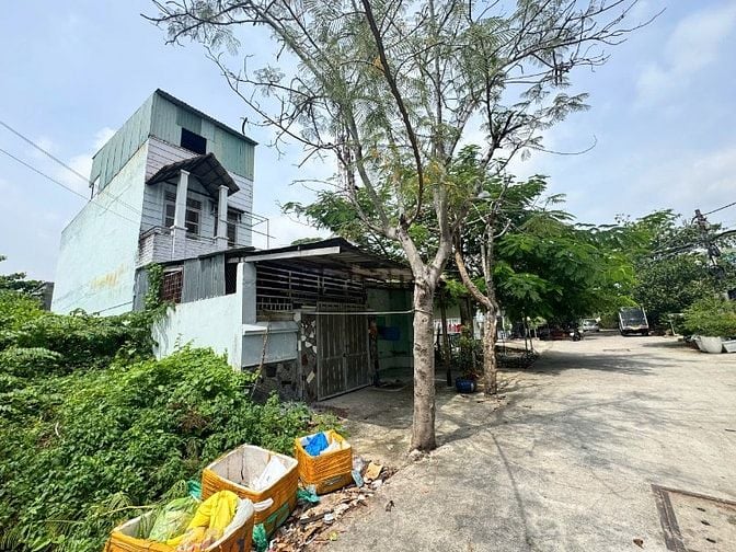 Giá Rẽ Bán Nhanh nhà 3 tầng 8x20m full thổ cư, 10 phòng đang cho thuê
