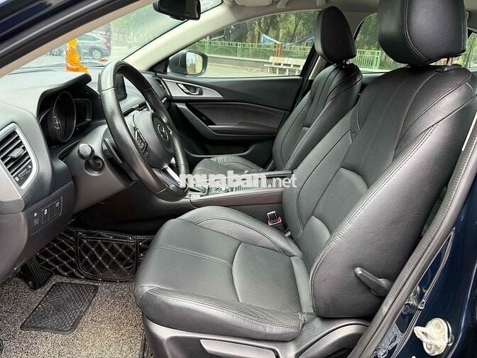 Mazda 3 2018 1.5 AT Sedan - 70000 km