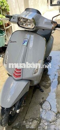 Xe vespa nữ đi. Bán lên đời.