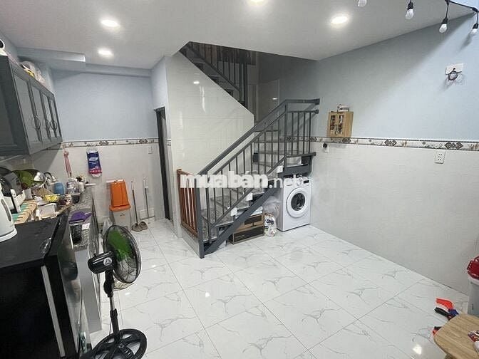 Nhà mới xây 2 phòng ngủ đường Phạm Thế Hiển