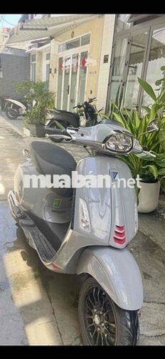 Xe vespa nữ đi. Bán lên đời.