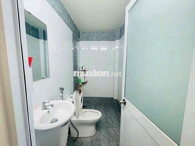 Nhà Mới Sạch Đẹp DT 4x17 1Trệt 1Lầu 3Pn 2Wc Sân Rộng Gần Chợ Cầu Đồng