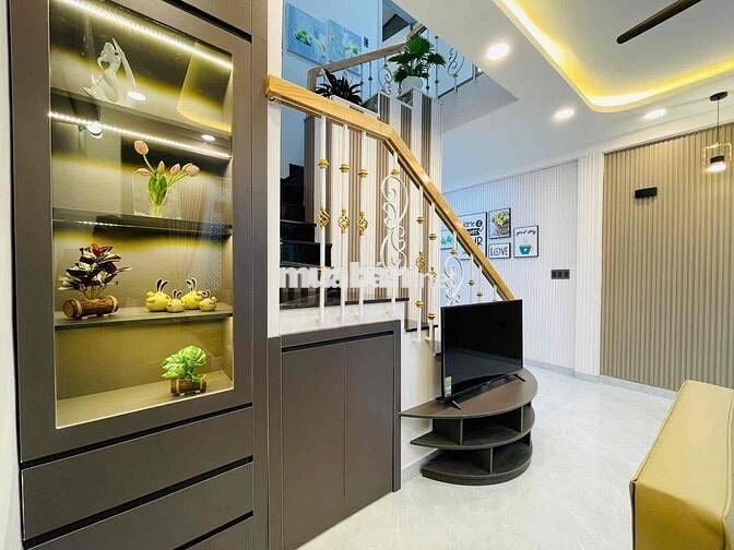Cần Tiền Kinh Doanh Làm Ăn Cần Bán Nhà Nguyễn Bỉnh Khiêm,Quận 1.Sổ Sẵn