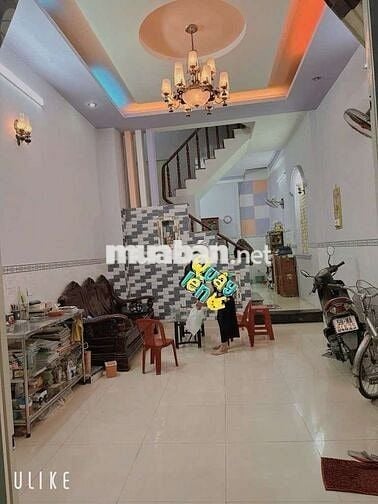 Khu phân lô 18B,dt 52m2,hẻm 8m,3 tầng,giá 5.x tỷ.