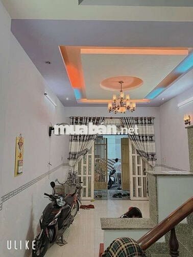 Khu phân lô 18B,dt 52m2,hẻm 8m,3 tầng,giá 5.x tỷ.