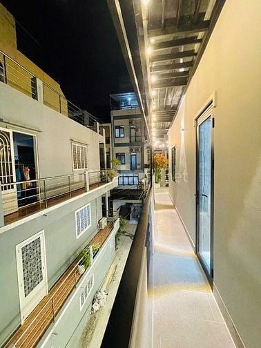 CHÍNH CHỦ BÁN NHÀ CĂN GÓC 2 MẶT HẺM XE TẢI TRÁNH NHAU ÔTÔ ĐỂ TRONG NHÀ
