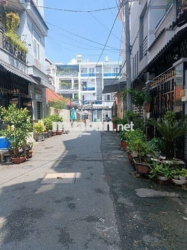 Khu phân lô 18B,dt 52m2,hẻm 8m,3 tầng,giá 5.x tỷ.